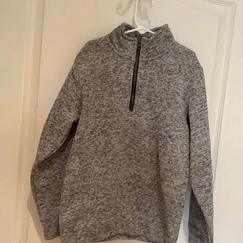 Crown and ivy pullover M